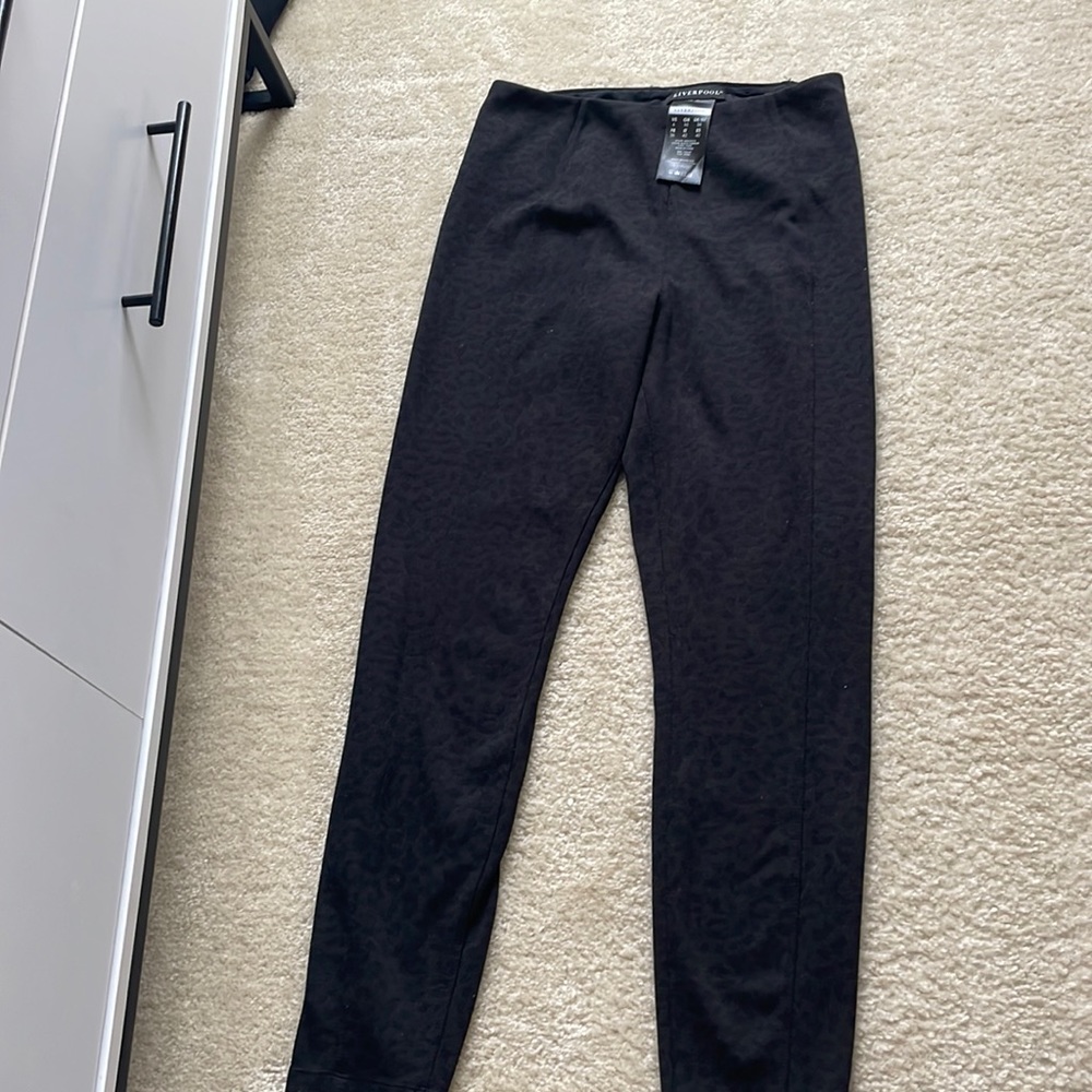 Black leopard thick leggings.